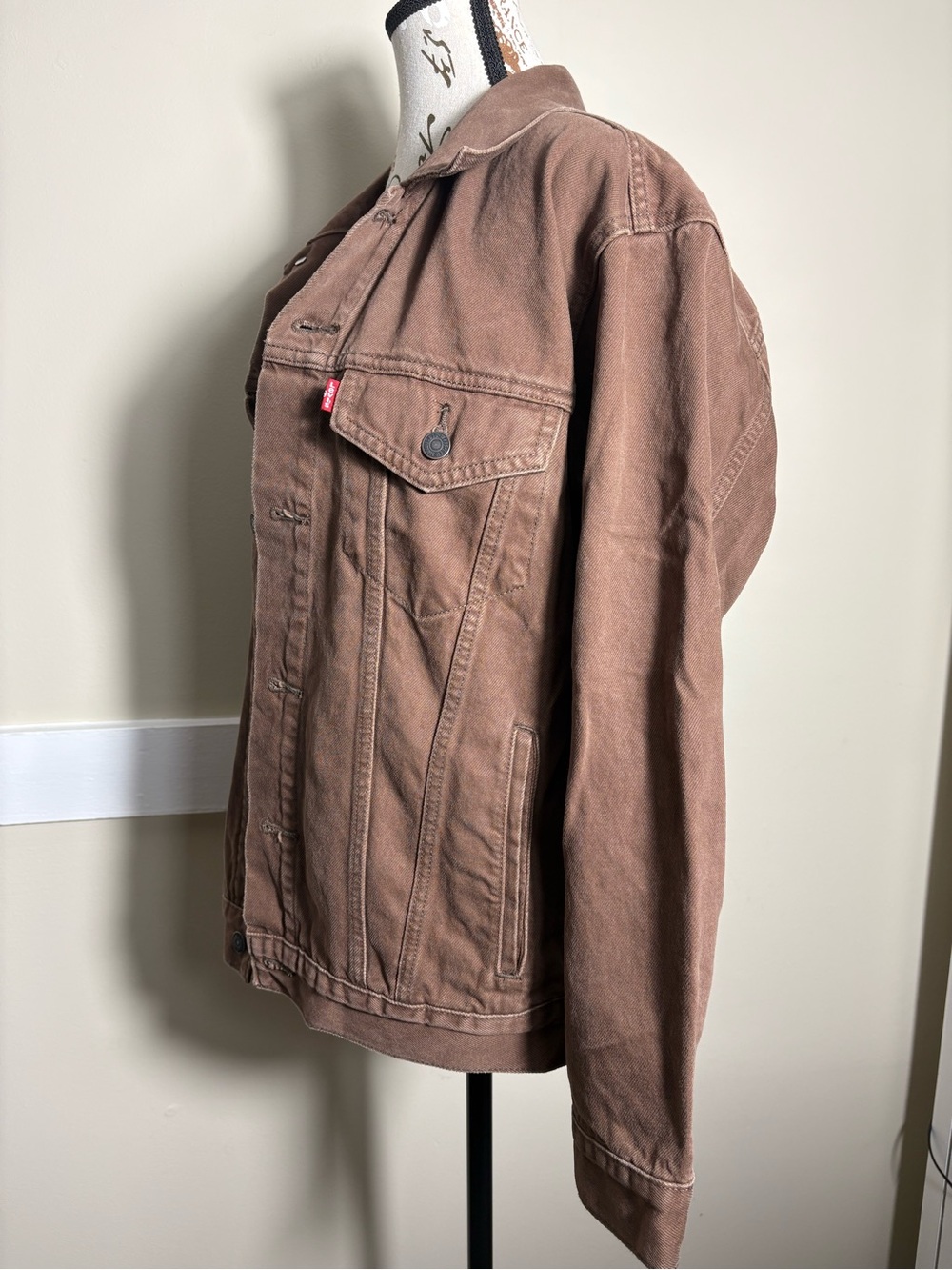 Levi’s Mens Relaxed Trucker Jacket Small Brown Washed Denim Oversized A5782 - Picture 5 of 11